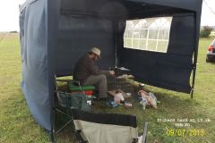 Yes, the radio is sat on a dog cage...